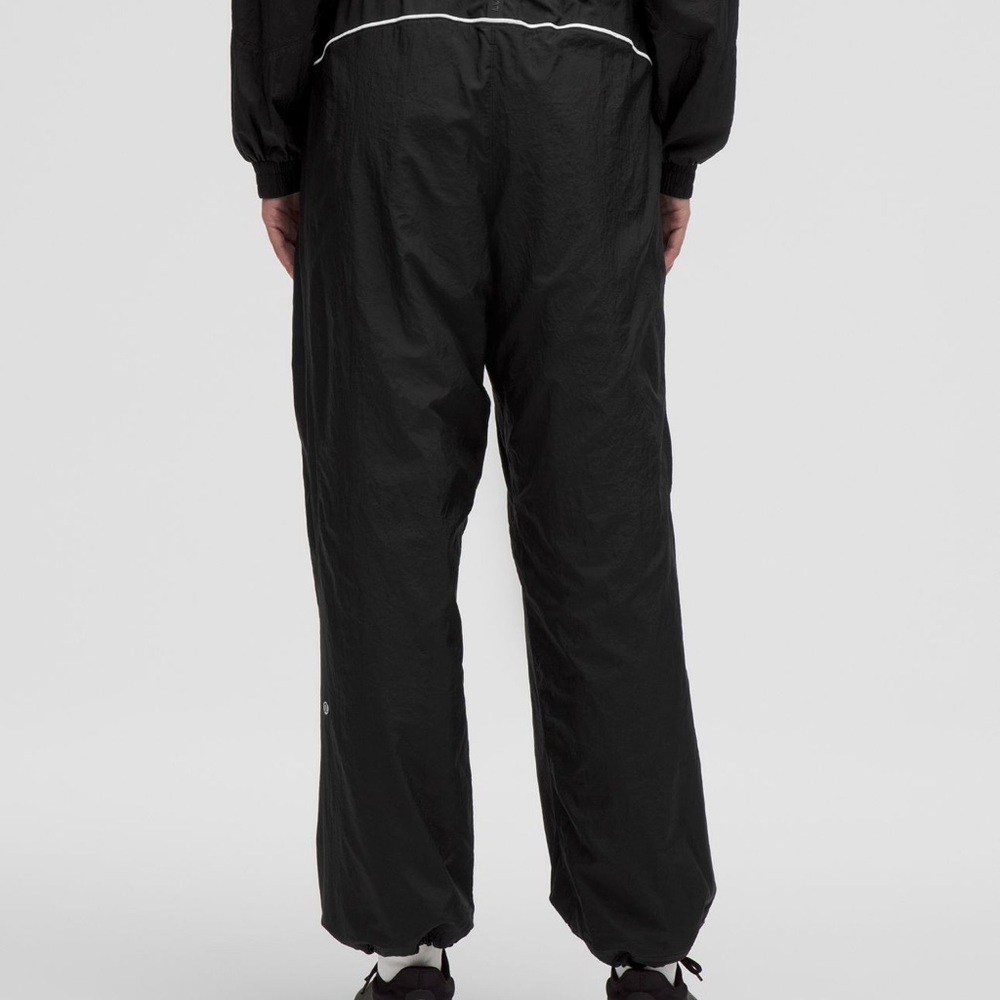 Women’s lululemon joggers - Picture 3 of 7